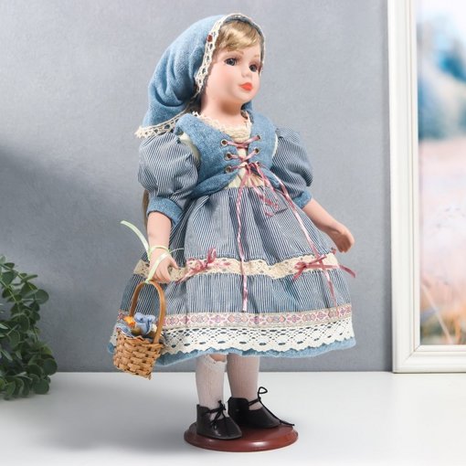 Фарфоровая кукла керамика Катя в голубом платье с завязками, в косынке 40 см 7586177