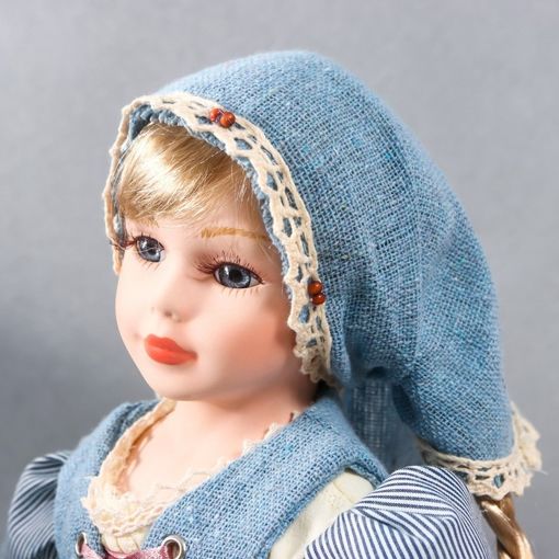 Фарфоровая кукла керамика Катя в голубом платье с завязками, в косынке 40 см 7586177