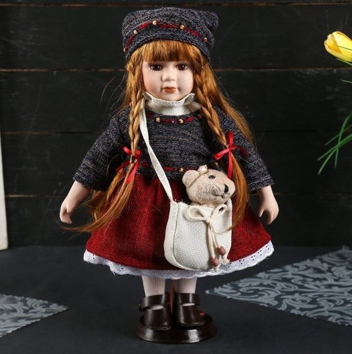 Фарфоровая кукла керамика Настенька в свитере и вязаной шапке с сумочкой 30 см 4520514
