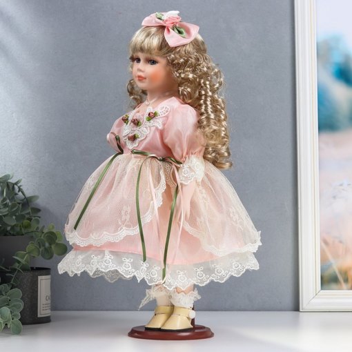 Фарфоровая кукла керамика Женя в нежно-розовом платье с кружевом 40 см 6260934
