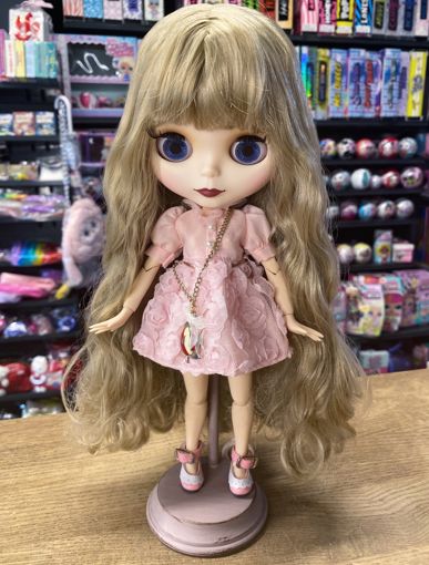 Кукла Блайз блондинка в розовом платье с сумочкой
