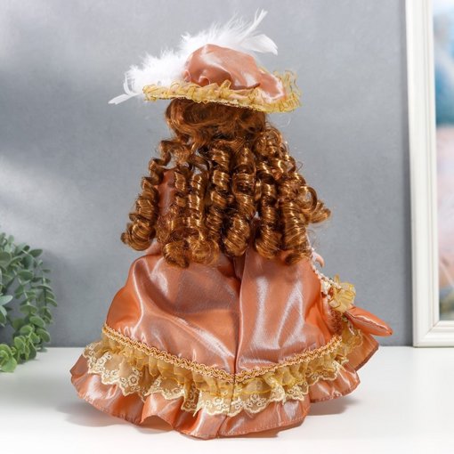 Фарфоровая кукла керамика Марго в карамельном платье в шляпе и с сумкой 30 см 4520515