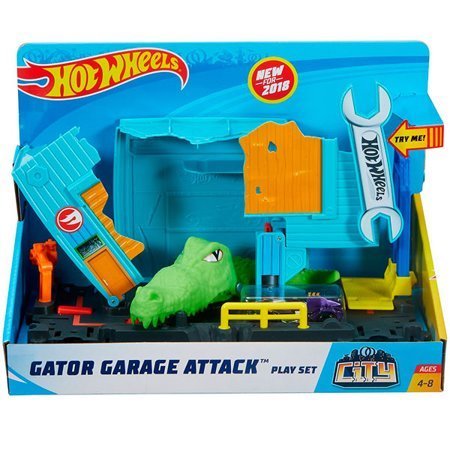 Игровой набор "Атака крокодила в гараже" Хот Вилс FNB06