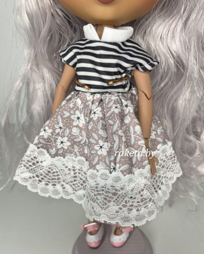 Одежда для кукол Блайз полосатое платье с кружевной юбкой