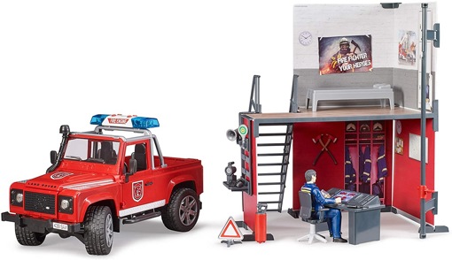 Пожарная станция с грузовиком Land Rover с фигуркой и аксессуарами Bruder 62701