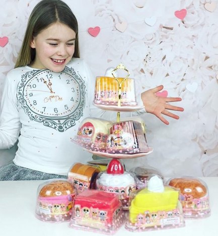Вывернушка питомец-пирожное Wild Cakes "Фруктовая корзиночка Эмма"